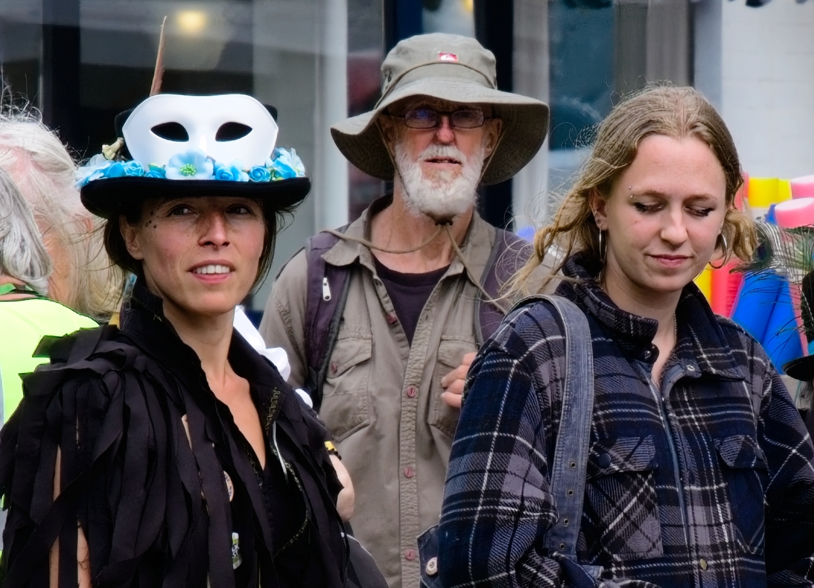 Two hats trio