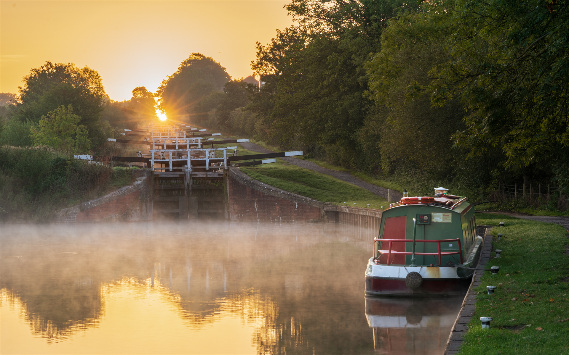 Caen Hill Locks Sunrise