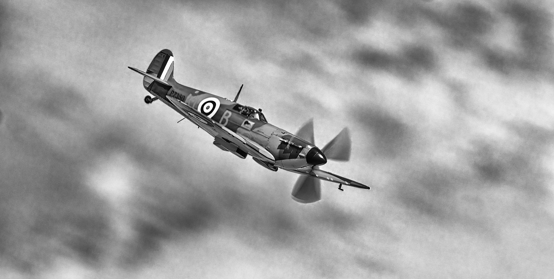 BBMF Spitfire Mk IIa P7350