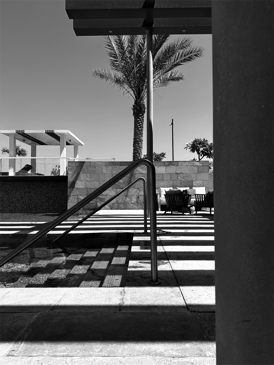 Between Shadow and Shine